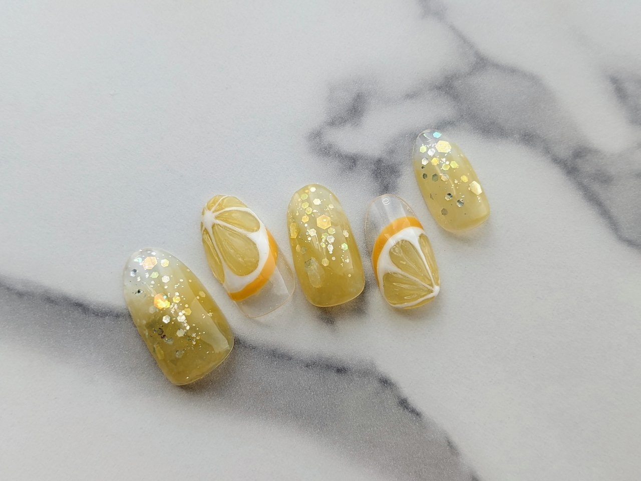 Y.nailのレモンネイルチップ