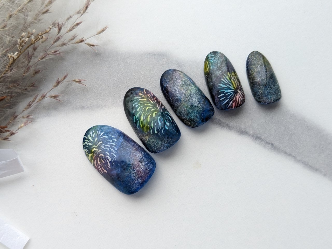 Y.nailの花火アートネイルチップ