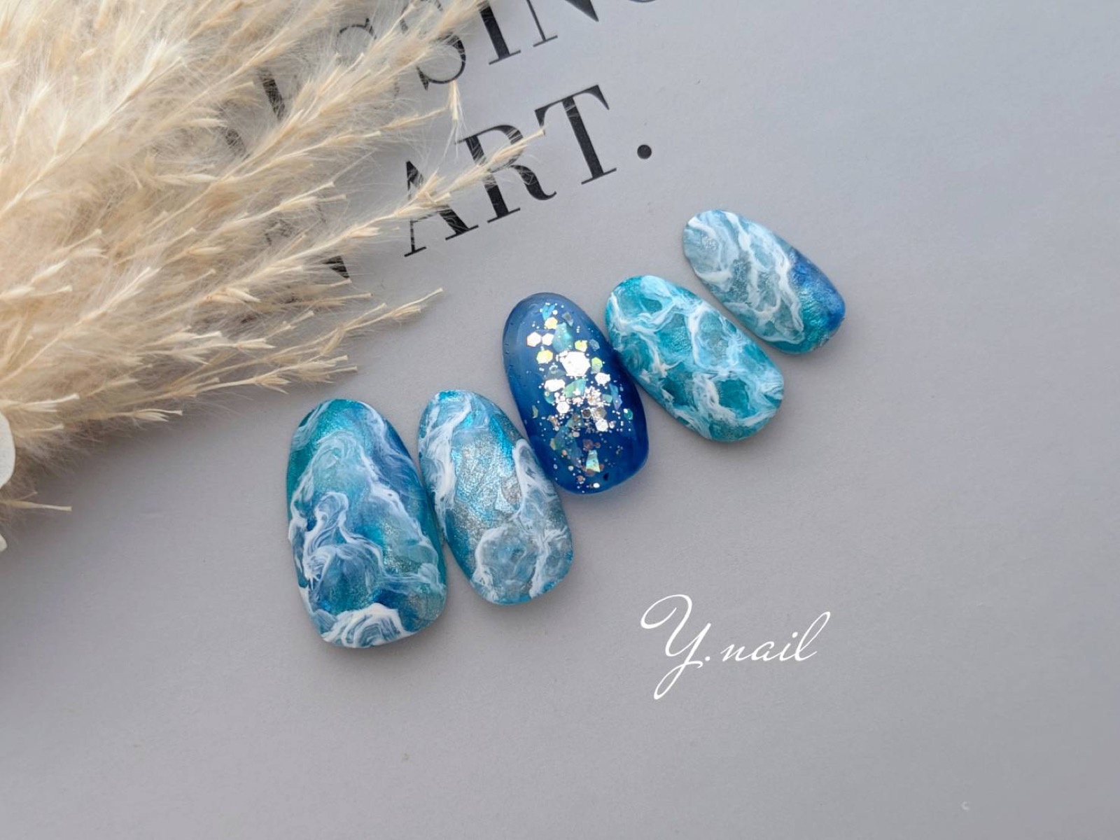 夏の海・マリンネイル 波 深海ブルー Y.nail作品